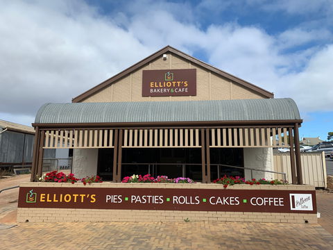 Elliott's Bakery & Cafe - Accommodation Whitsundays 0