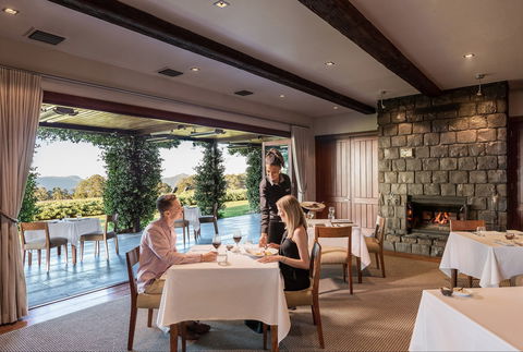 The Peak Restaurant At Spicers Peak Lodge - Accommodation Whitsundays 0