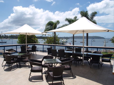 Mariners On The Waterfront Bistro - Accommodation Whitsundays 0