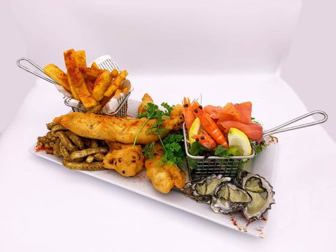 Mariners On The Waterfront Bistro - Accommodation Whitsundays 1