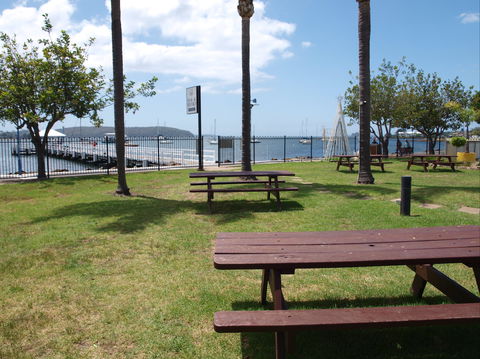 Mariners On The Waterfront Bistro - Accommodation Whitsundays 2