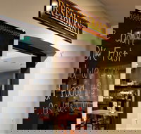 Walsh's Hotel - Accommodation Whitsundays