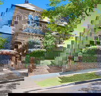 Brookfield House - Accommodation Whitsundays