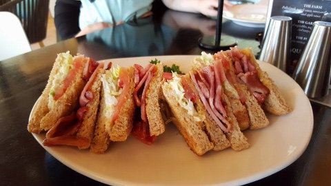 Flame Lounge & Dining - Accommodation Whitsundays 0