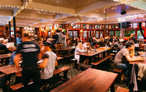 Settlers Tavern - Accommodation Whitsundays 1