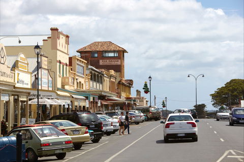 Lombardys - Accommodation Whitsundays 0