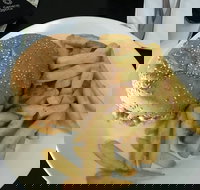 Moonambel Hotel - Accommodation Whitsundays