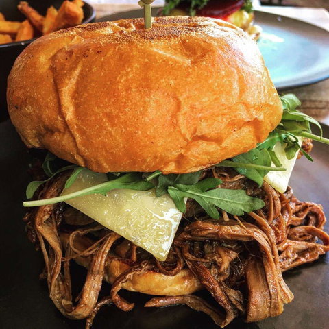 5th Ave - Accommodation Whitsundays 0