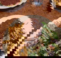 Cooks Hill Hotel - Accommodation Whitsundays