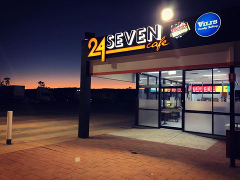 24 Seven Cafe - Accommodation Whitsundays 0