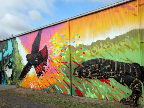 Bull Bar & Gallery - Accommodation Whitsundays 2