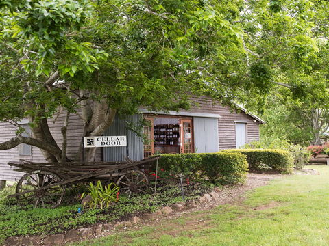 Clovely Estate Vineyard Cellar Door - Accommodation Whitsundays 1