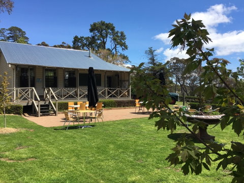 Mortimer's Wines Schoolhouse Cellar Door - Accommodation Whitsundays 0