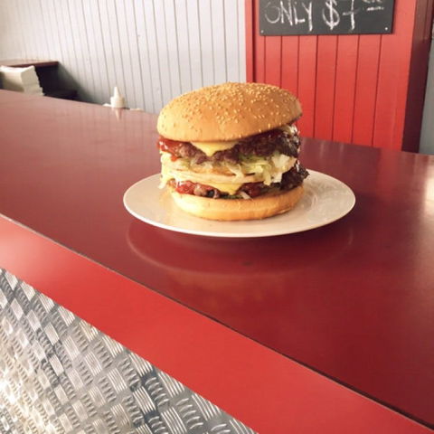 Danny's Burgers - Accommodation Whitsundays 0