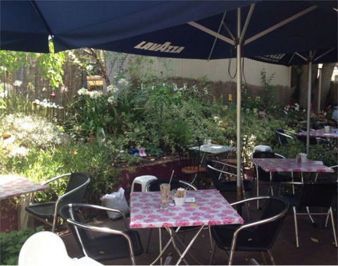 Herbees Cafe - Accommodation Whitsundays 0