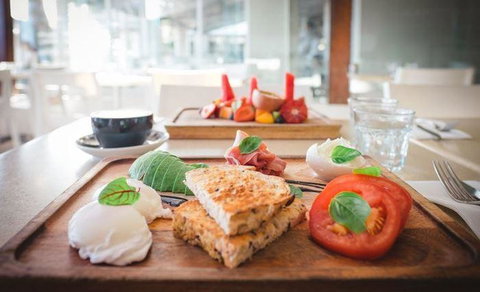 Boardwalk Bistro On Hastings - Accommodation Whitsundays 11