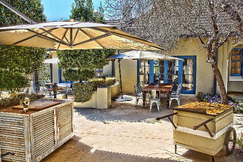 Katers Larder - Accommodation Whitsundays 0