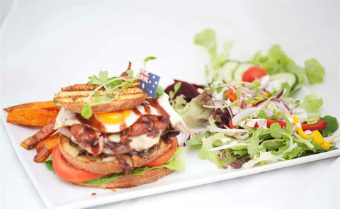 Ken's Humble Pie Shop - Accommodation Whitsundays 6