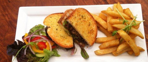 Ken's Humble Pie Shop - Accommodation Whitsundays 8