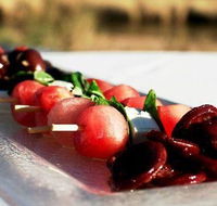 OMaras Hotel - Accommodation Whitsundays