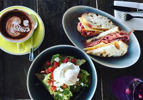 Bourke & Hare - Accommodation Whitsundays 8