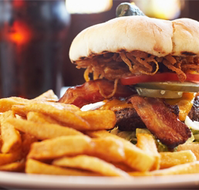 Karama Plaza Tavern - Accommodation Whitsundays