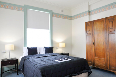 Hotel Gosford - Accommodation Whitsundays 2
