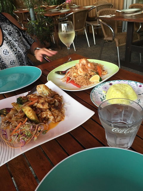 Tropical Phoenix Garden Restaurant - Accommodation Whitsundays 2