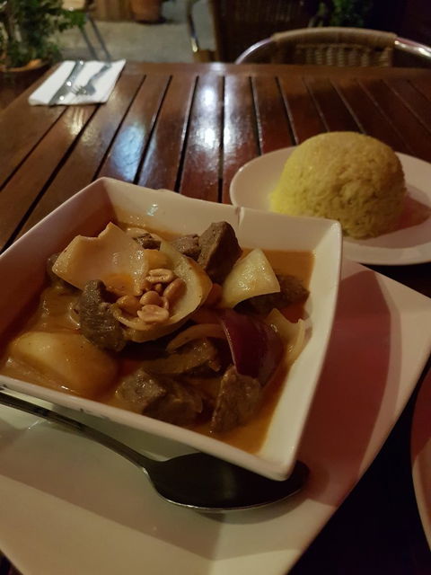 Tropical Phoenix Garden Restaurant - Accommodation Whitsundays 6