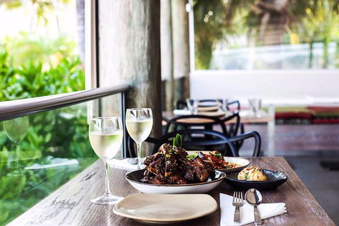 Bommie Restaurant - Accommodation Whitsundays 1
