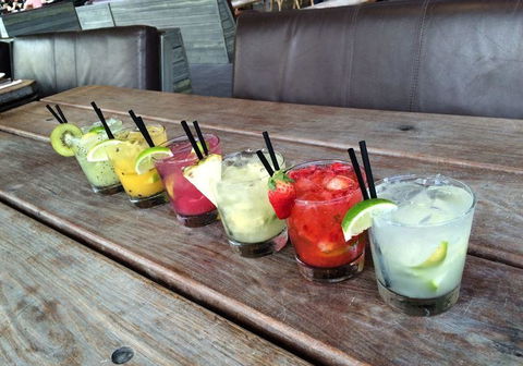 Outback Gallery Cafe - Accommodation Whitsundays 11