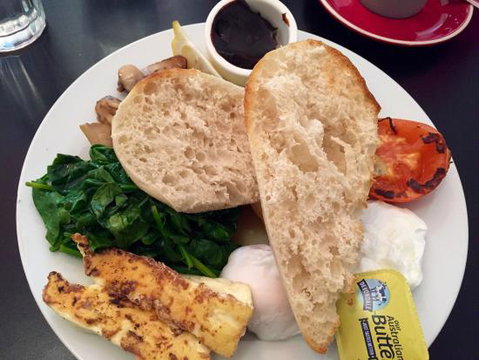 Vee's Cafe - Accommodation Whitsundays 0