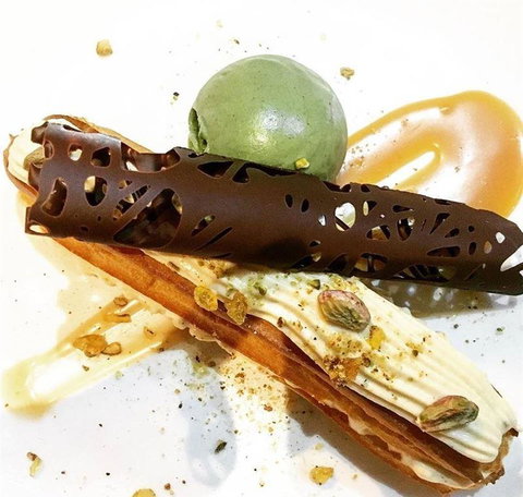 A La Bouffe Bar & Bistro - Accommodation Whitsundays 9