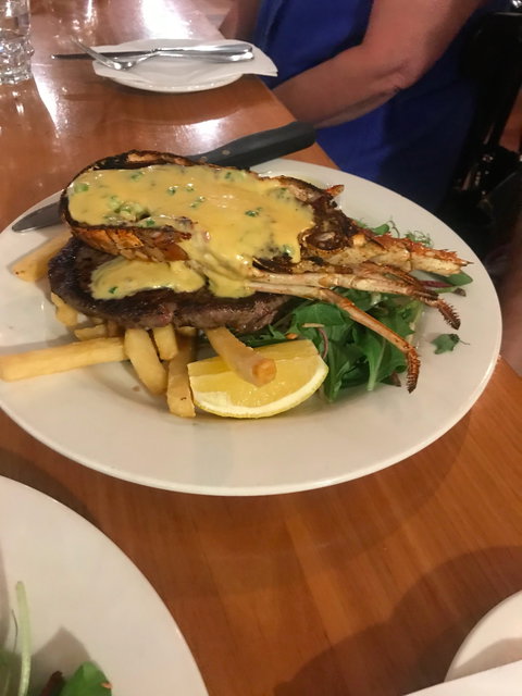 Lakers Tavern - Accommodation Whitsundays 7