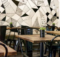 Archers' Table - Accommodation Whitsundays