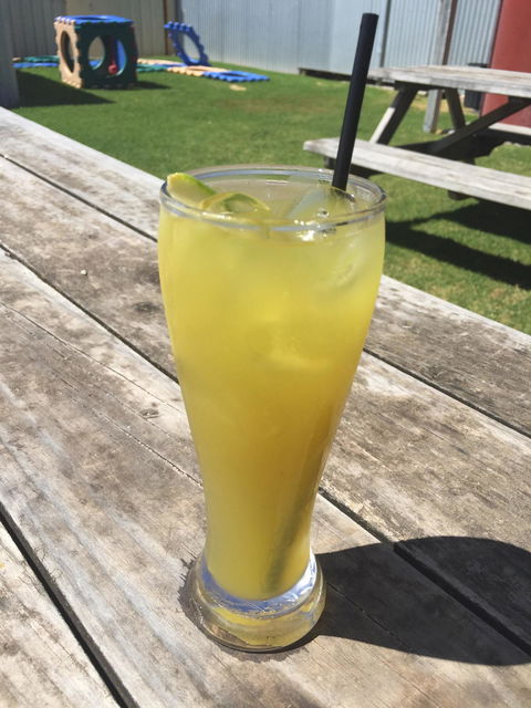 Tumby Bay Hotel Restaurant - Accommodation Whitsundays 2