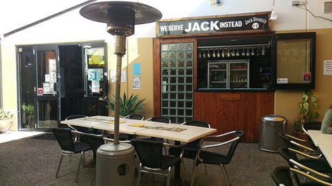 Burleigh Waters Tavern - Accommodation Whitsundays 0