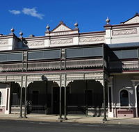 Warwick Hotel - Accommodation Whitsundays