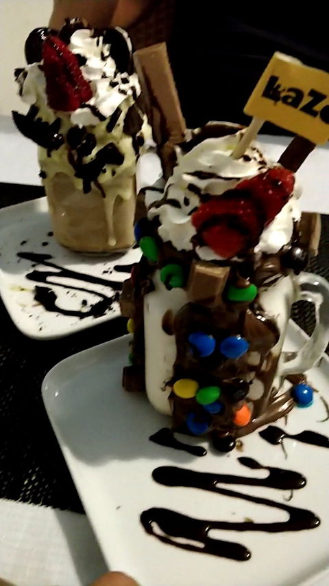 Laze Casual Dining & Desserts - Accommodation Whitsundays 1