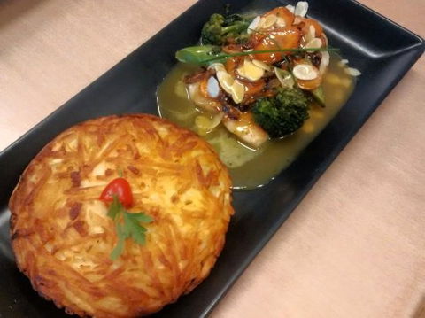 Laze Casual Dining & Desserts - Accommodation Whitsundays 0