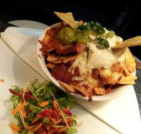 Phoenix Hotel - Accommodation Whitsundays