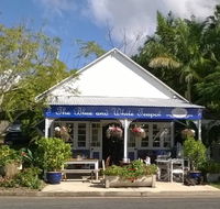 The Blue and White Teapot Cafe - Accommodation Whitsundays