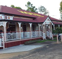 The Royal Hotel Restaurant - Accommodation Whitsundays