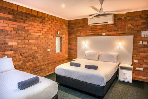 Contour Hotel - Accommodation Whitsundays 9