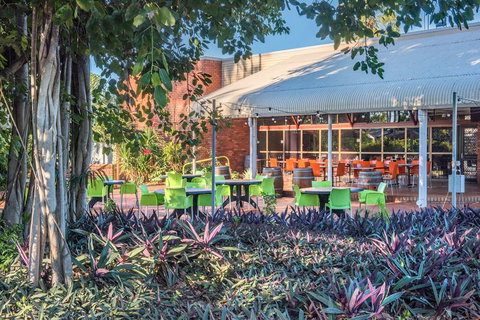 Contour Hotel - Accommodation Whitsundays 17