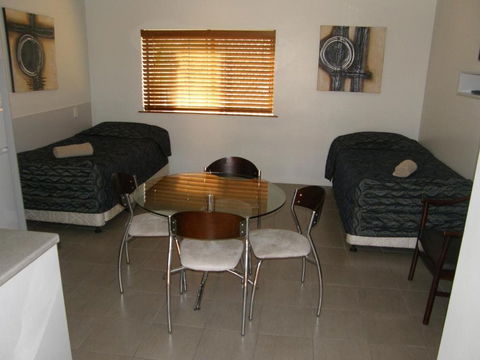 Western Gateway Motel - Accommodation Whitsundays 16