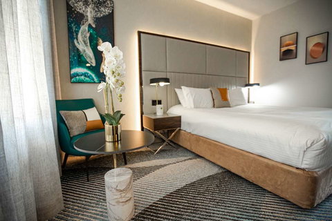 Royal Pacific Hotel - Accommodation Whitsundays 8