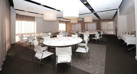 Royal Pacific Hotel - Accommodation Whitsundays 10