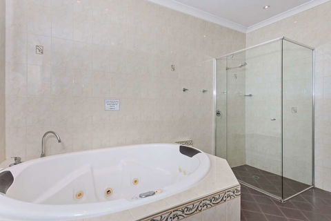 Quality Hotel Bayswater - Accommodation Whitsundays 6