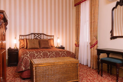 Hadley's Orient Hotel - Accommodation Whitsundays 4